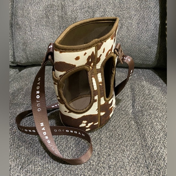 Cow Print Hydro-jug - Picture 2 of 3